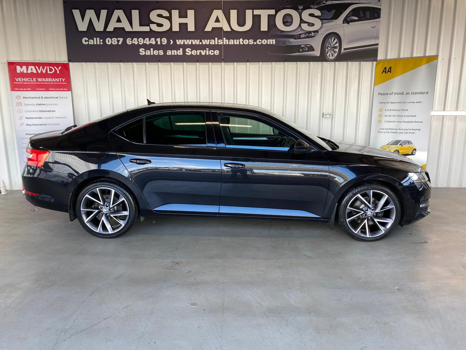 2020 Skoda Superb - image 5