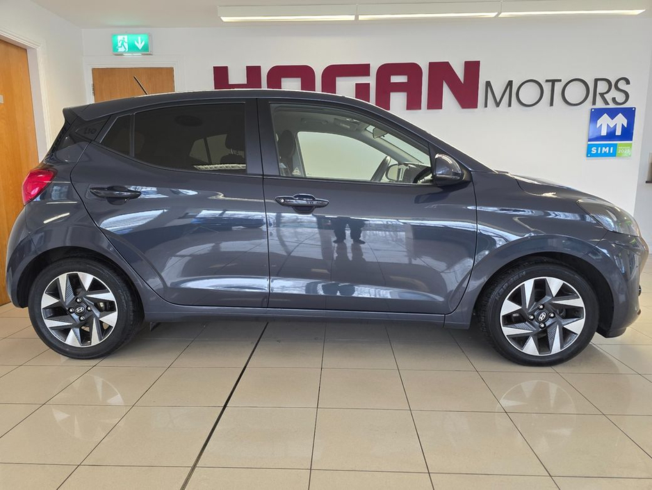 2023 Hyundai i10 - image 3