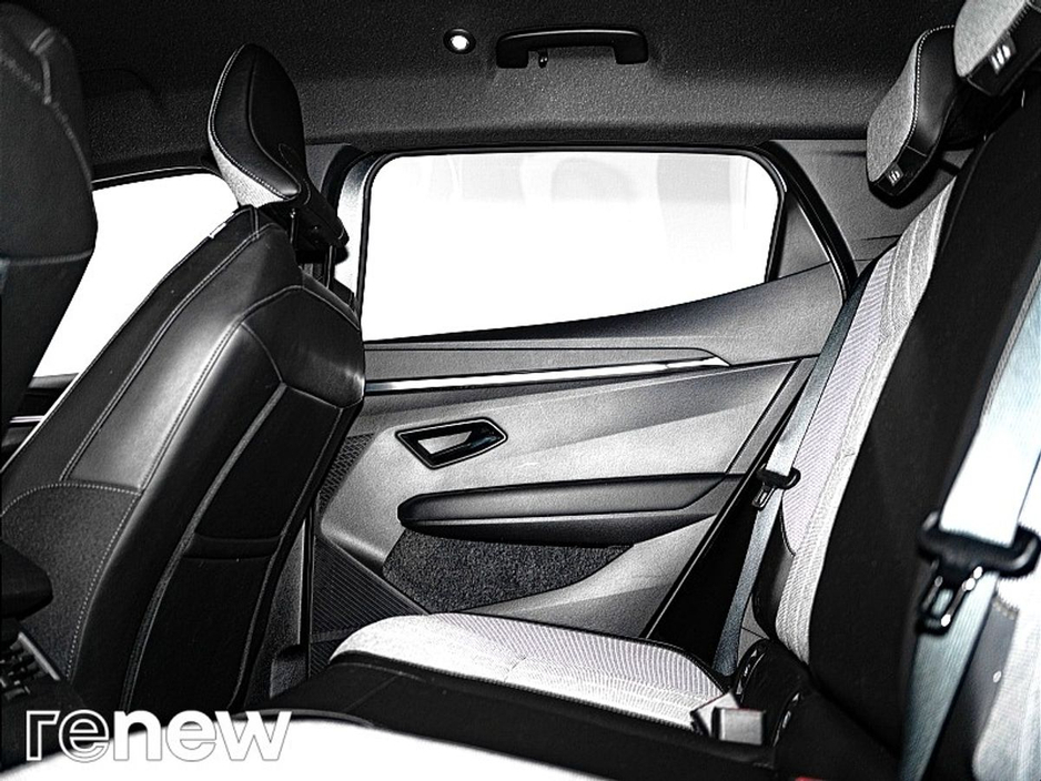 2024 Renault Megane E-Tech - image 11