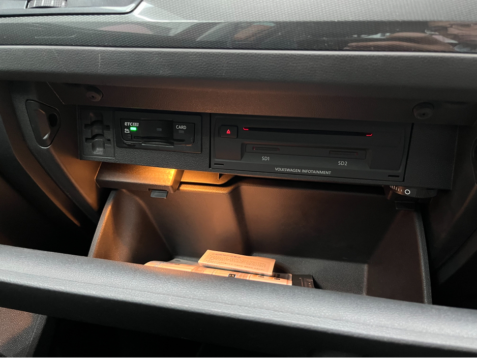 2018 Volkswagen Tiguan €24950! 2018 VOLKSWAGEN TIGUAN TDI 4 MOTION  2.0 AUTOMATIC / CRUISE CONTROL / REVERSE CAMERA / HEATED FRONT & REAR SEATS / PADDLE SHIFTERS €24,950