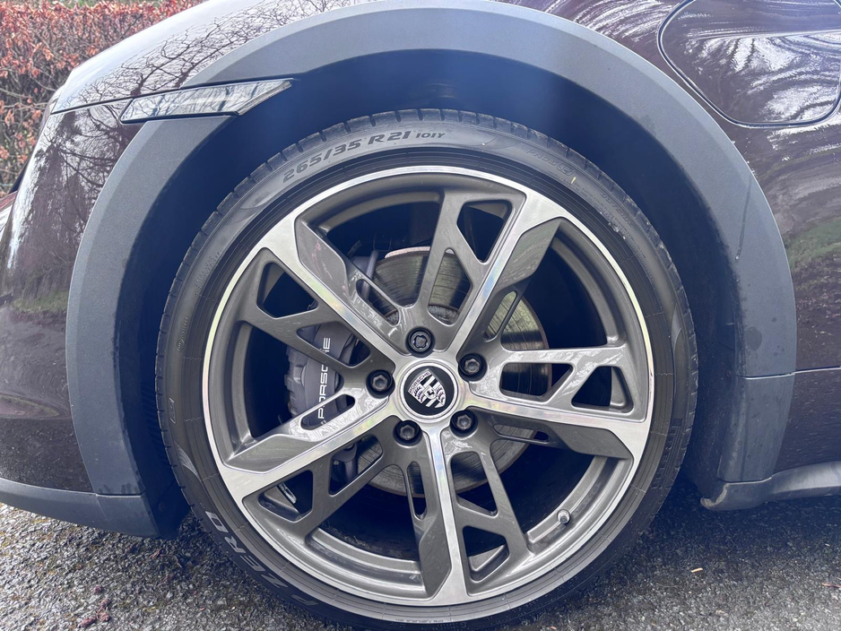 2022 Porsche Taycan - image 13