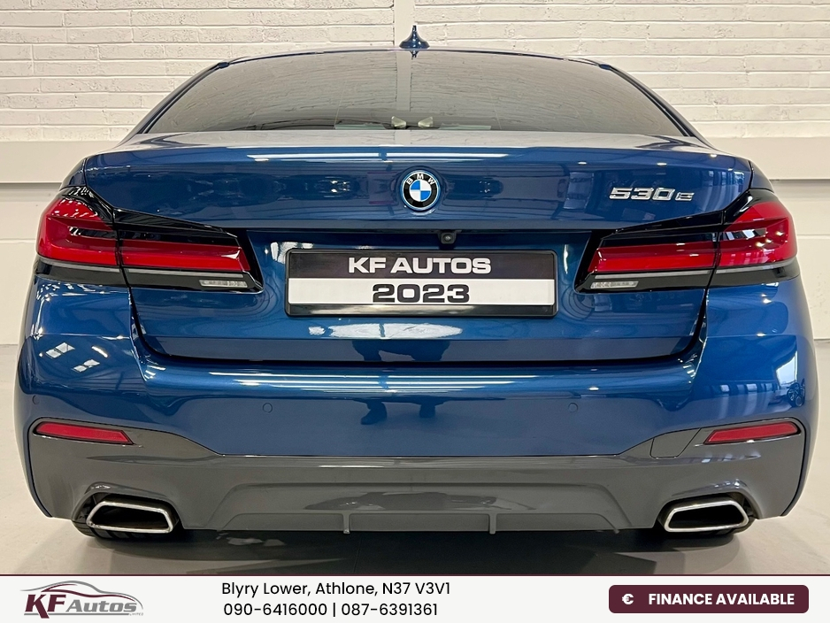 2023 BMW 5 Series - image 7