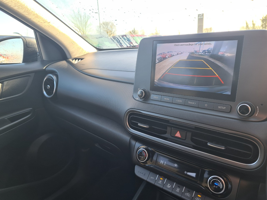 2022 Hyundai Kona - image 11