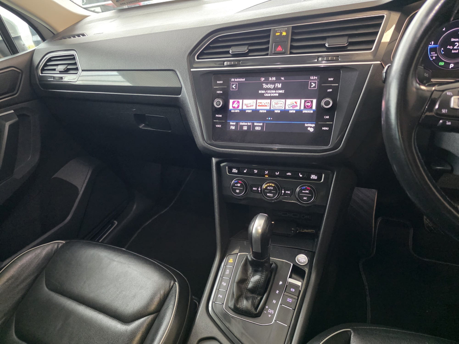 2020 Volkswagen Tiguan - image 10