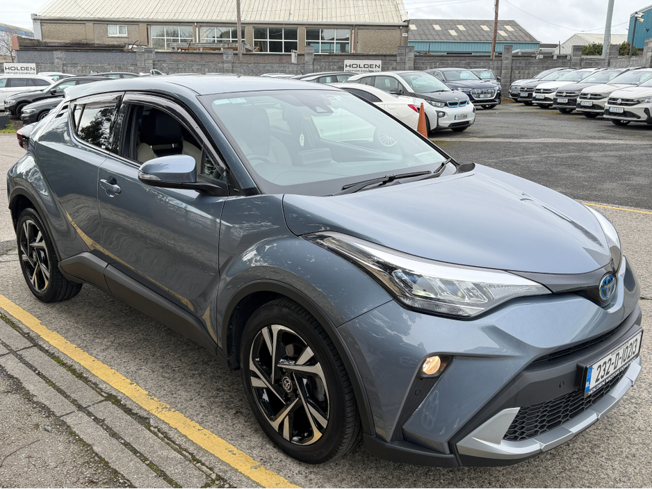 2023 Toyota C-HR - image 6
