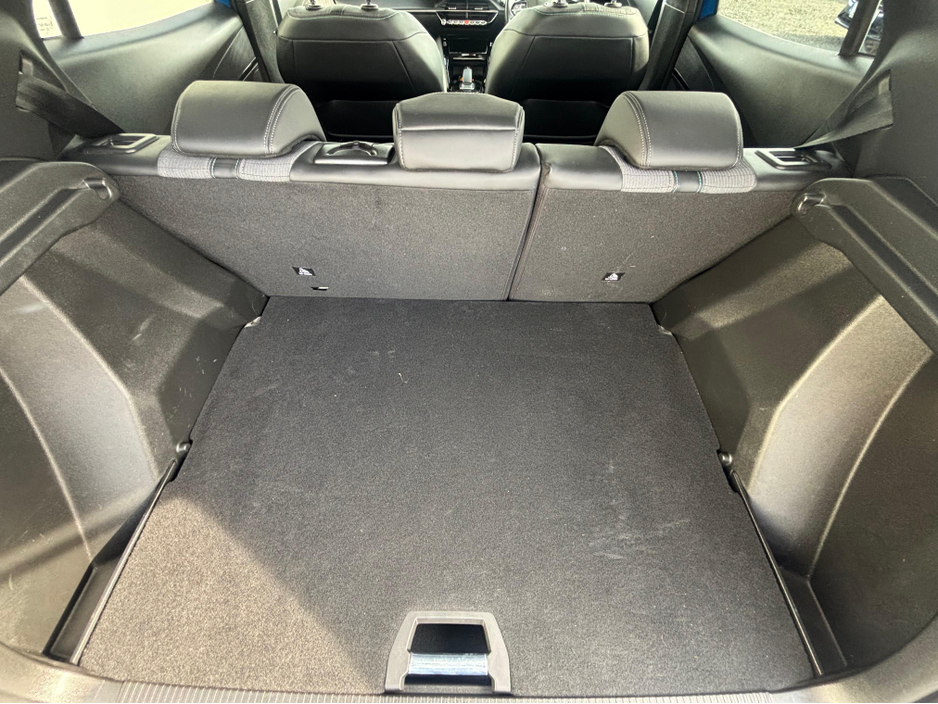 2021 Peugeot 2008 - image 6