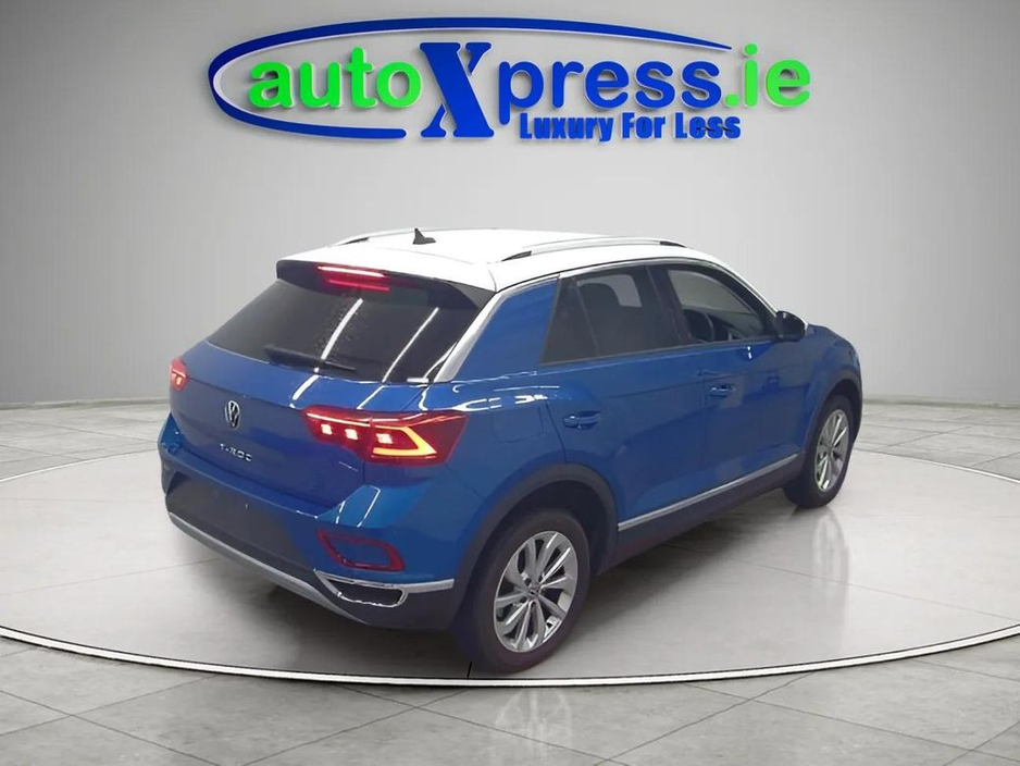 2023 Volkswagen T-Roc - image 6