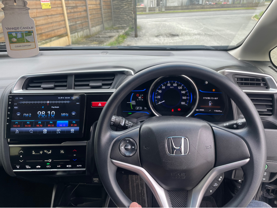 2016 Honda Fit - image 9