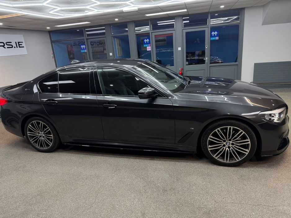 2019 BMW 5 Series - image 10
