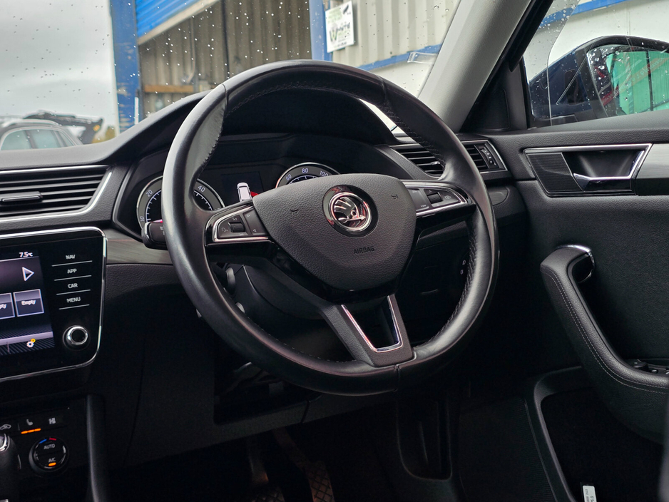 2020 Skoda Superb - image 22