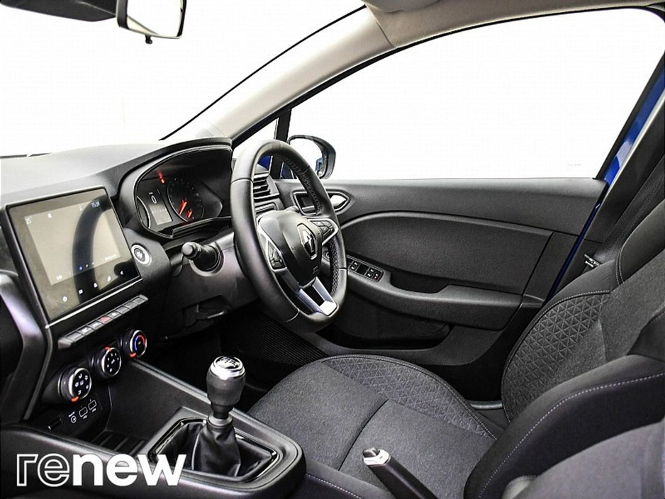 2022 Renault Clio - image 5