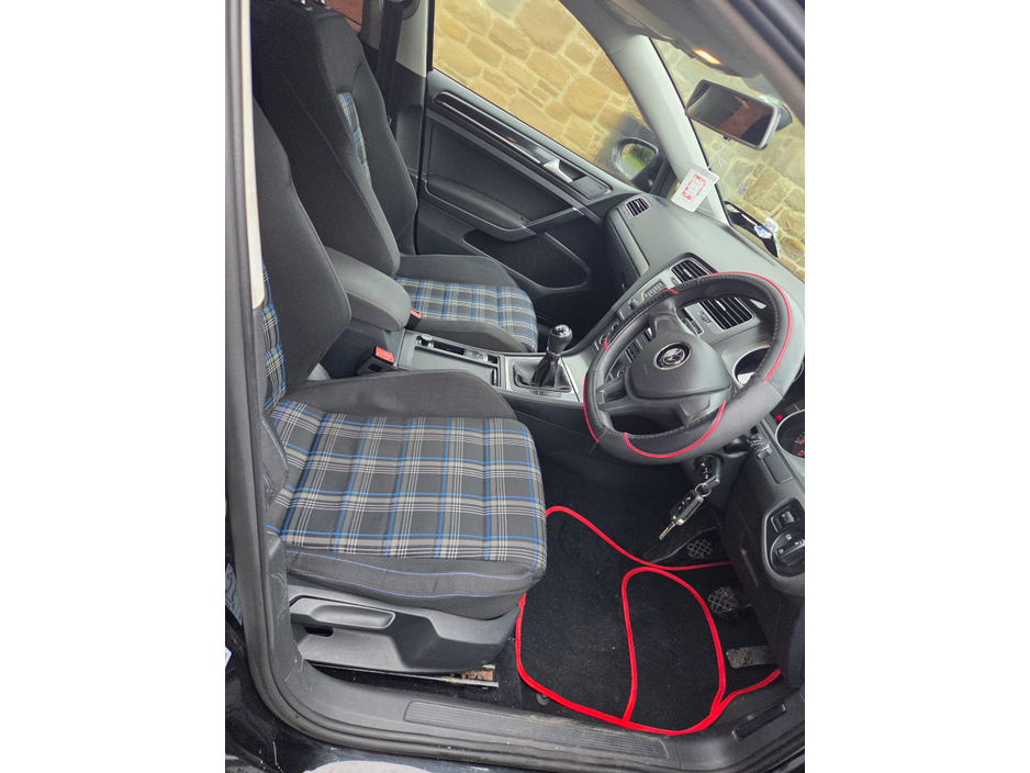 2015 Volkswagen Golf 1.6 TDI BLUEMOTION 110PS 5DR €6,500