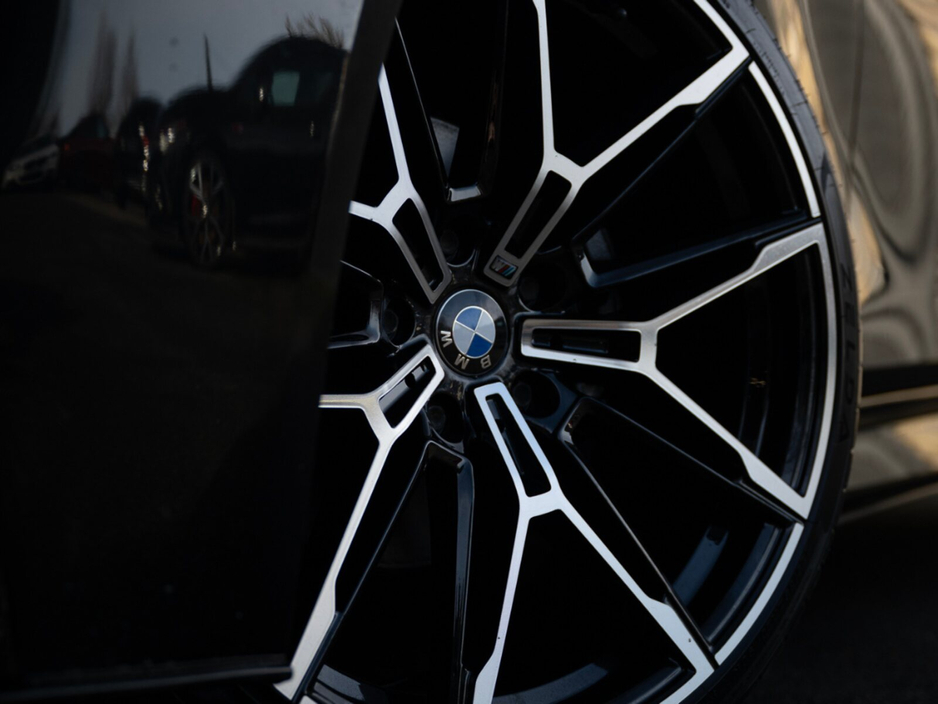 2015 BMW 3 Series - image 9