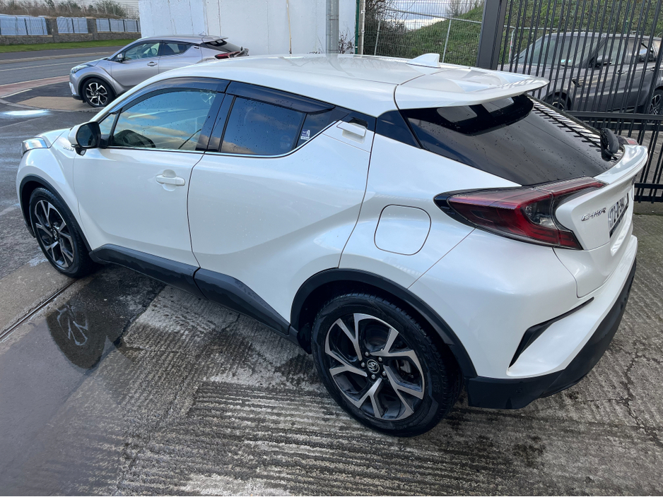 2017 Toyota C-HR 1.8 HYBRID AUTO LOW KM HIGH SPEC €16,950