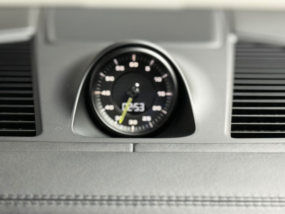 2020 Porsche Cayenne - image 18