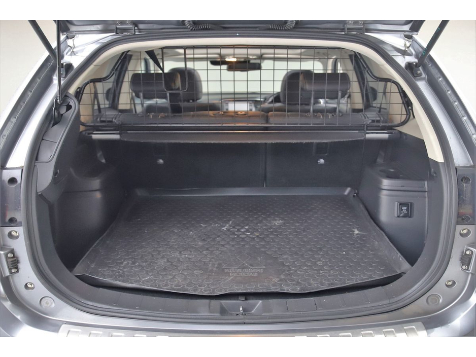 2018 Mitsubishi Outlander - image 19