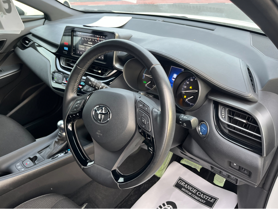 2017 Toyota C-HR 1.8 HYBRID AUTO LOW KM €16,950