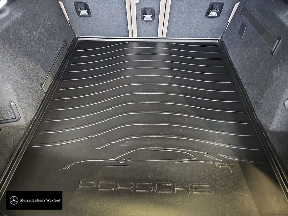 2023 Porsche Taycan - image 11