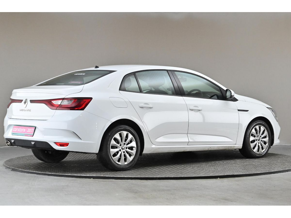 2017 Renault Megane - image 10