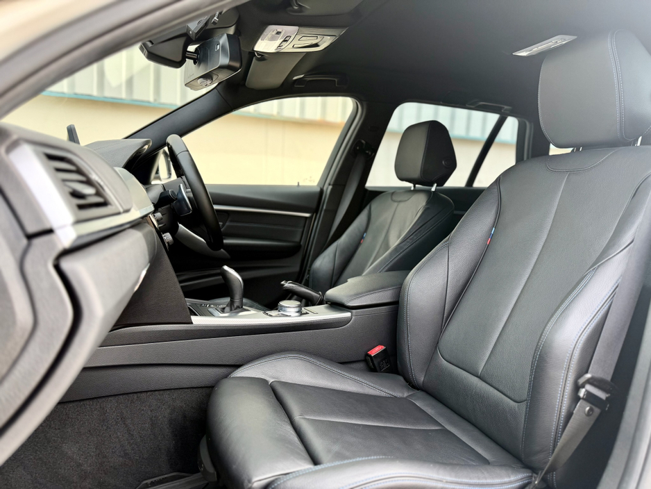 2018 BMW 3 Series - image 13