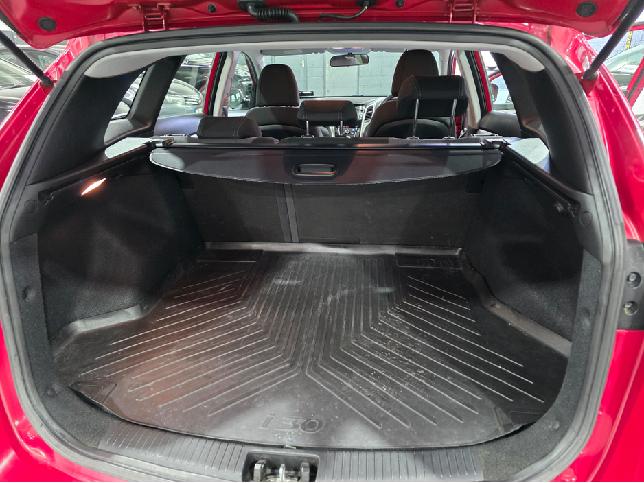 2013 Hyundai i30 - image 14