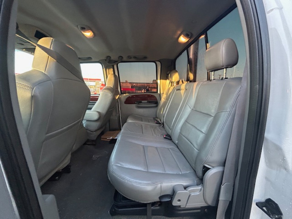 2005 Ford F Series - image 17