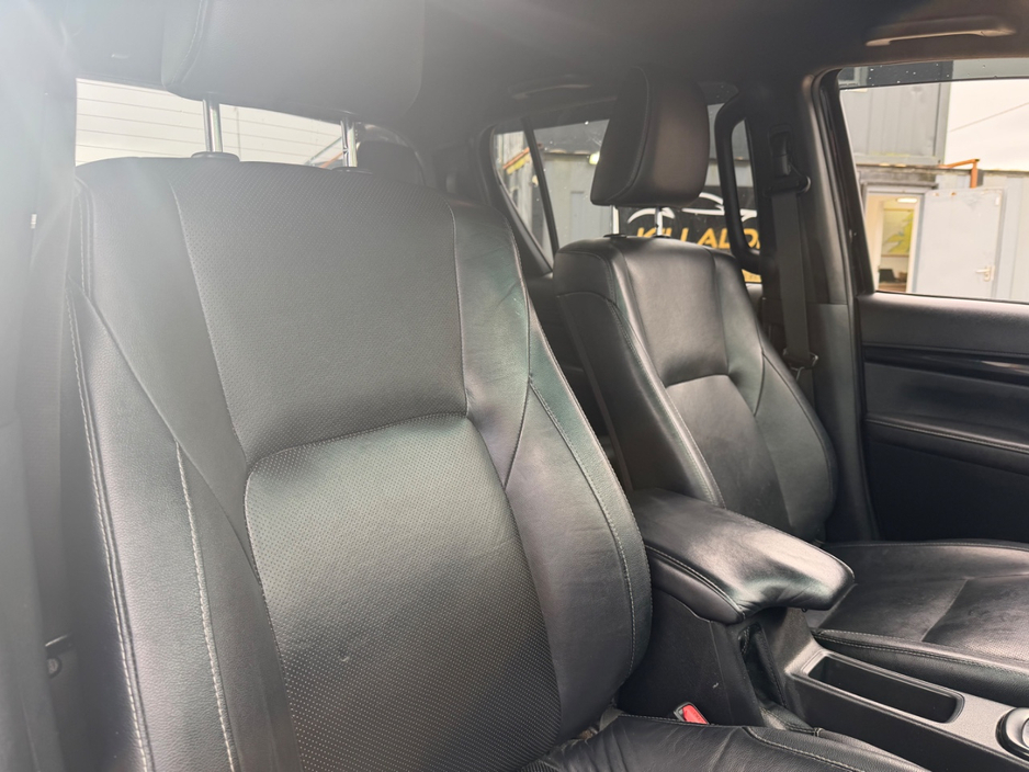 2018 Toyota Hilux - image 10