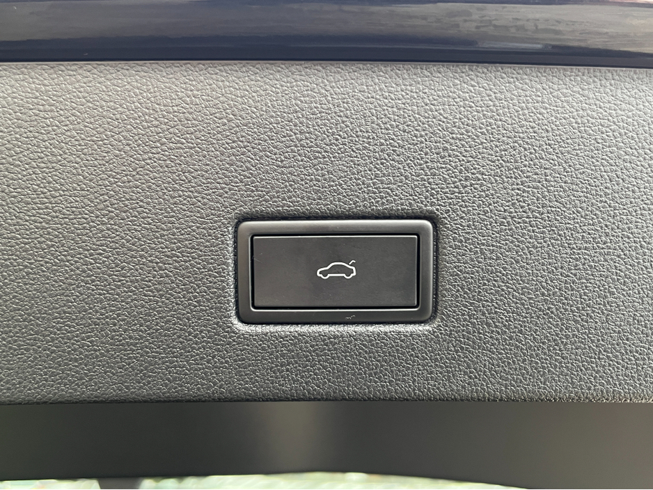 2022 Volkswagen T-Roc - image 9