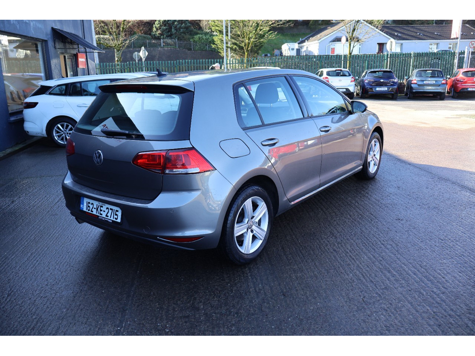 2016 Volkswagen Golf - image 9