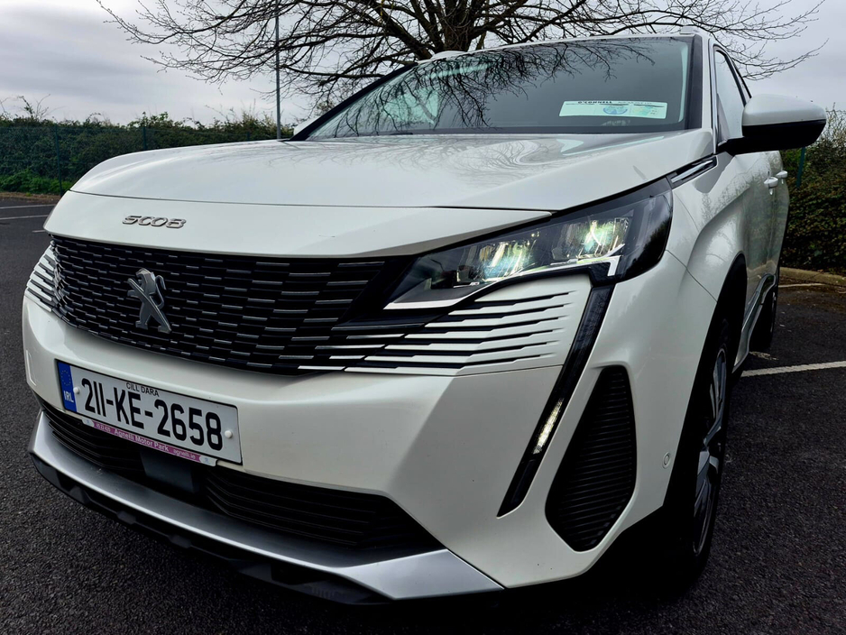 2021 Peugeot 5008 - image 4