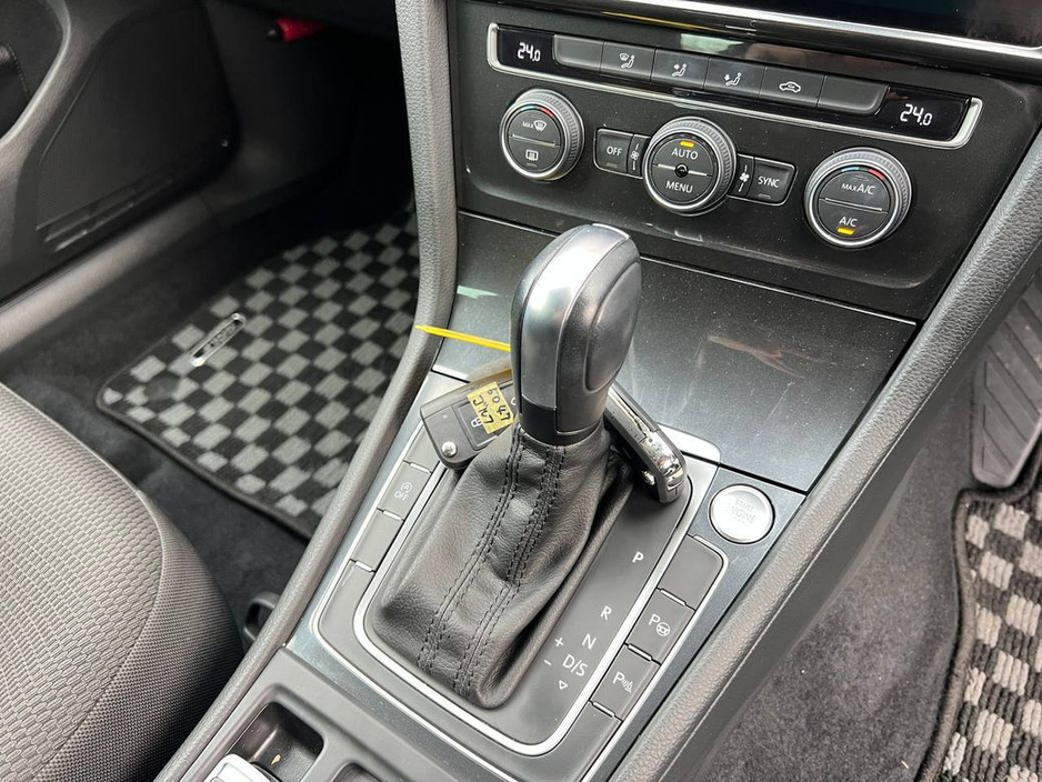 2020 Volkswagen Golf 2.0 TDI * HIGH SPEC * // DIGITAL CLUSTER // APPLE CARPLAY/ANDROID AUTO // DIAMOND CUT ALLOYS €21,900