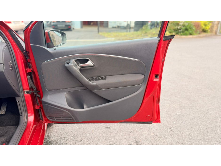 2015 Volkswagen Polo 1.2 TSI 5DR 90HP Comfortline DSG €10,999