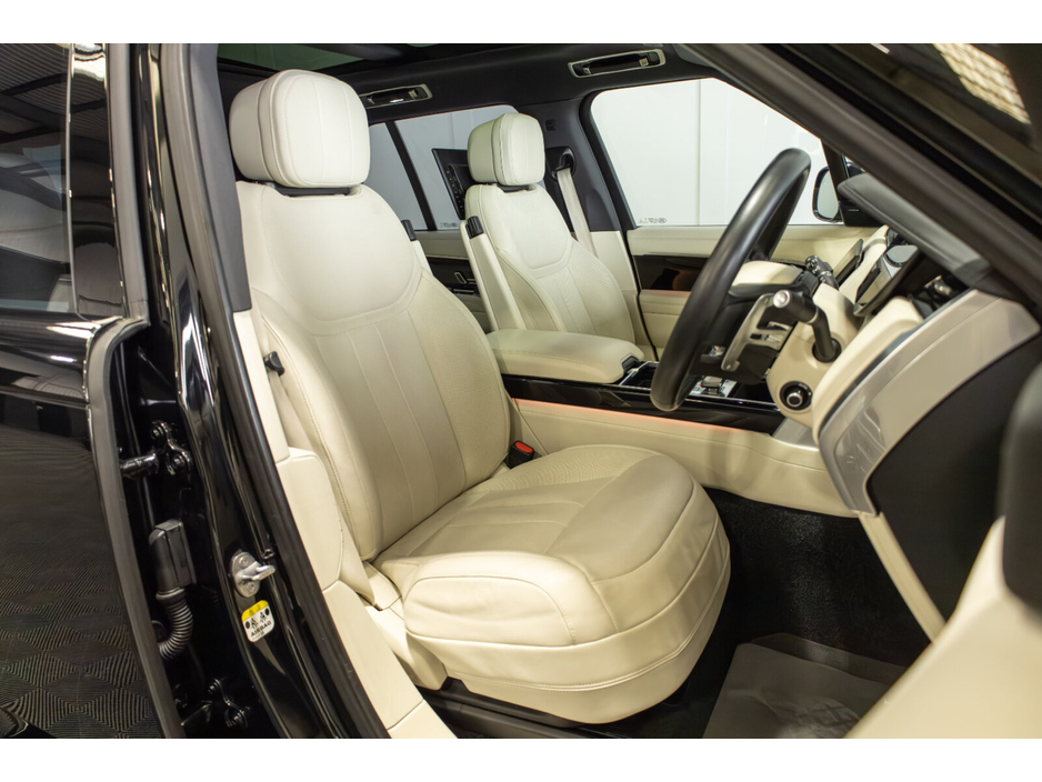 2023 Land Rover Range Rover - image 10
