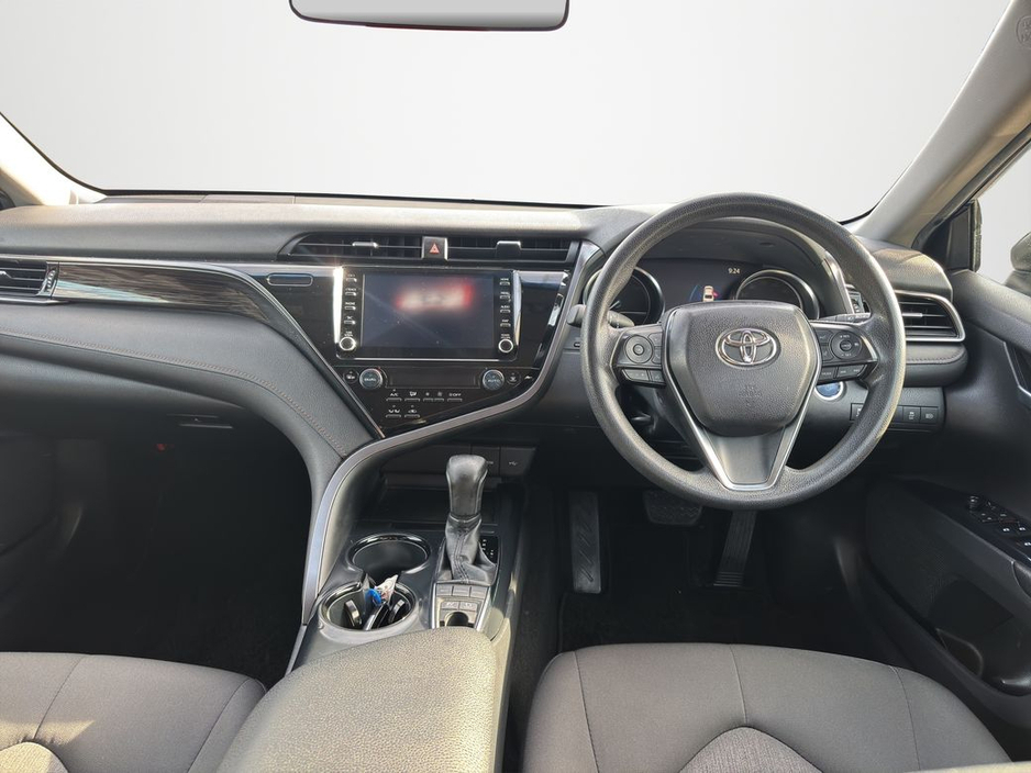 2020 Toyota Camry - image 11