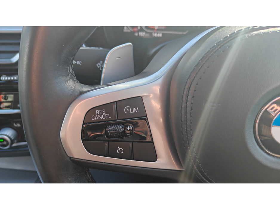 2019 BMW 5 Series - image 28