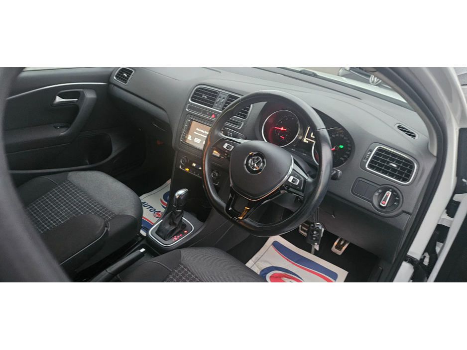 2017 Volkswagen Polo auto comfortline plus 1.2 tsi dsg low kms €12,750
