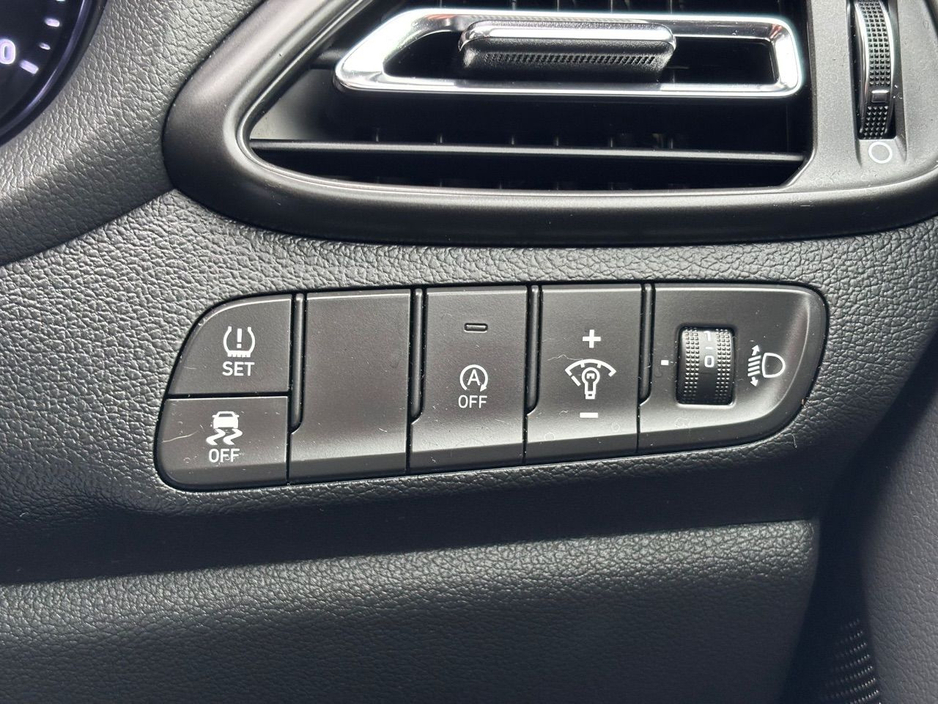 2024 Hyundai i30 - image 22