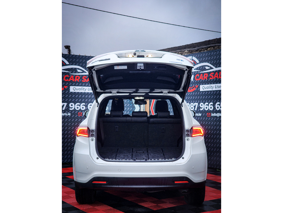 2015 Toyota Harrier - image 15