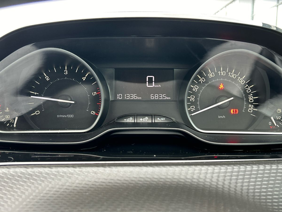 2020 Peugeot 2008 1.5 BlueHDi 100bhp Active €18,950