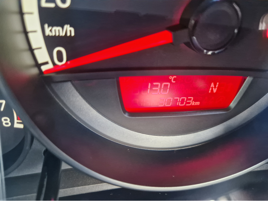 2016 Volkswagen up! - image 20