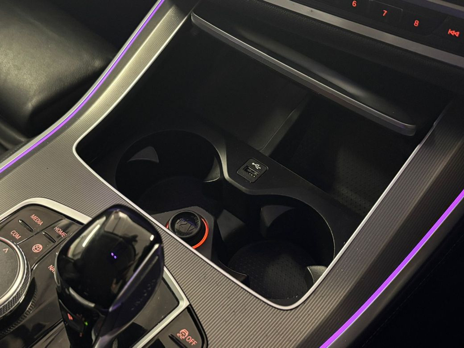 2020 BMW X5 - image 20