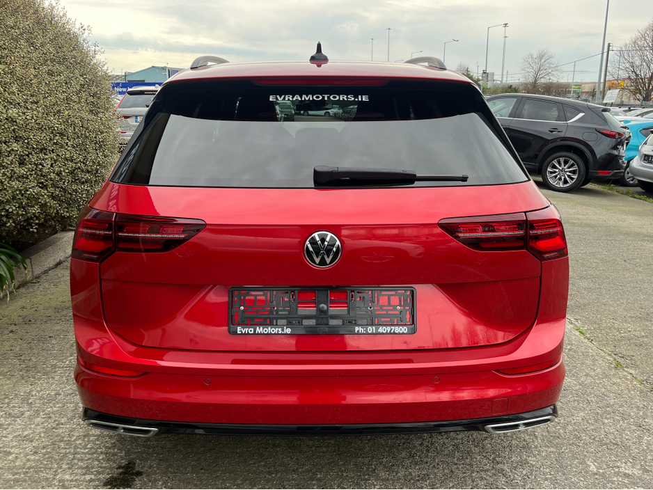 2022 Volkswagen Golf - image 7