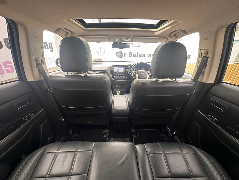 2017 Mitsubishi Outlander - image 21