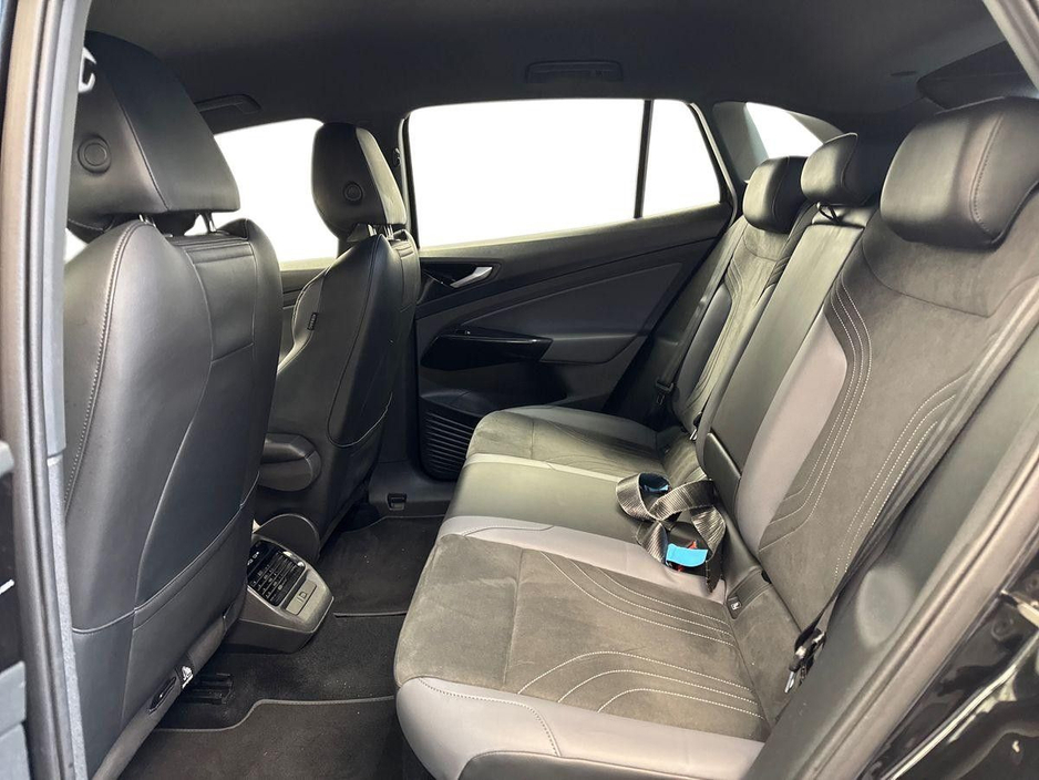 2023 Volkswagen ID.4 - image 10