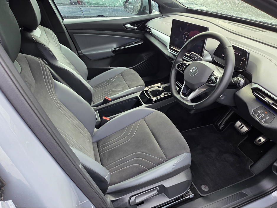 2025 Volkswagen ID.4 - image 2