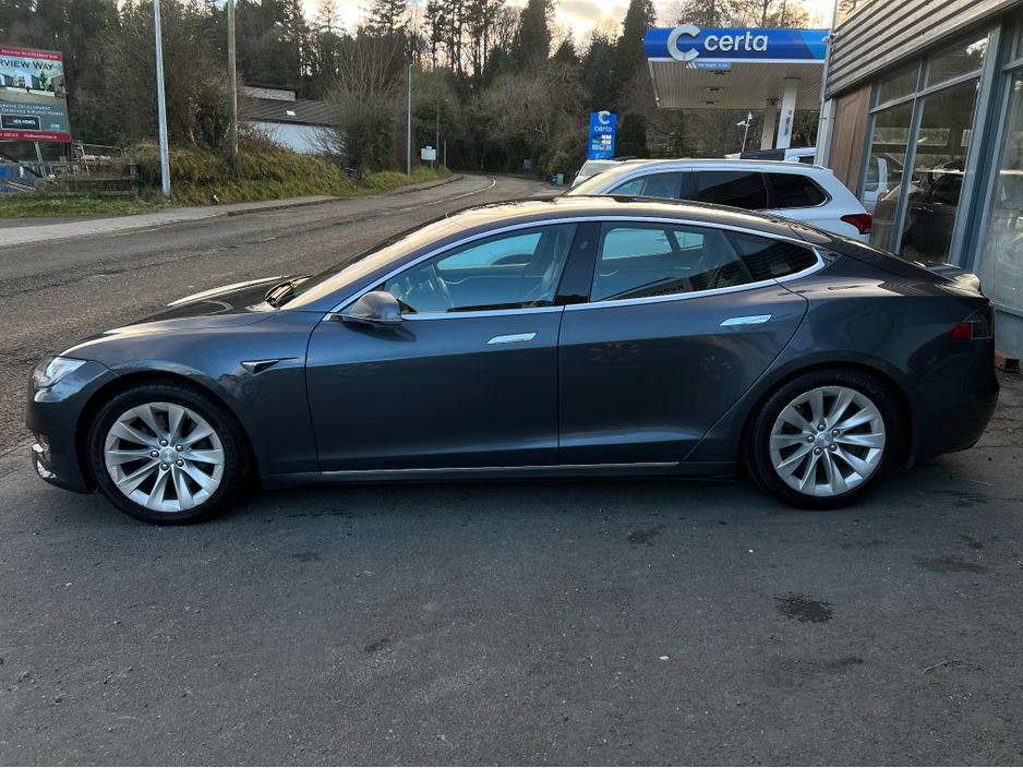 2019 Tesla Model S - image 4