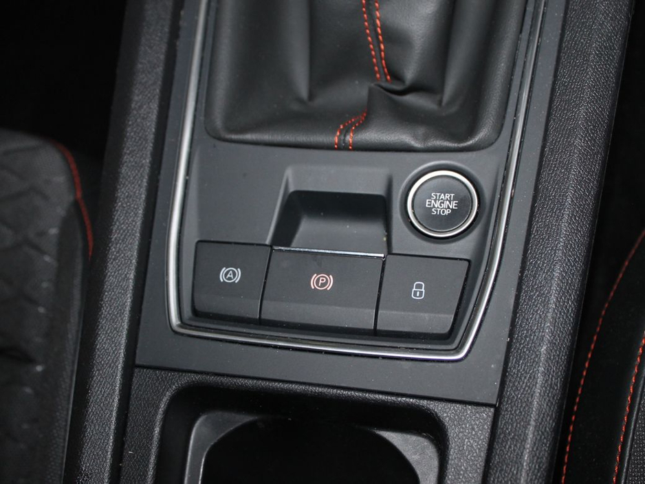 2021 SEAT Leon - image 24