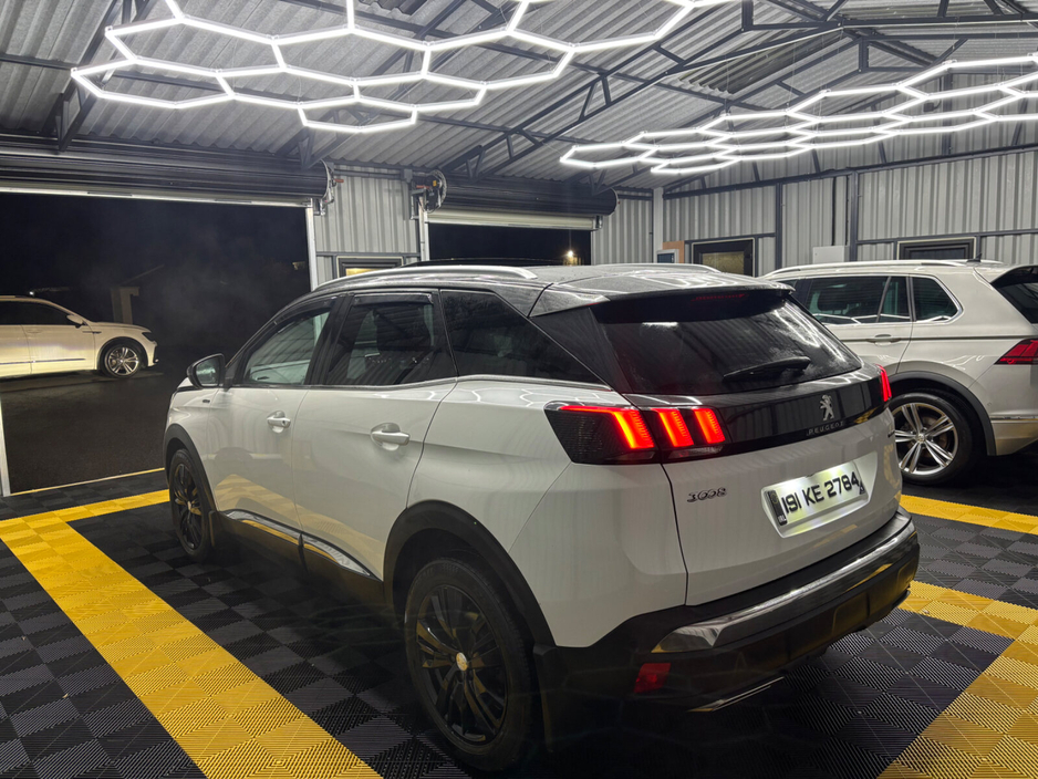 2019 Peugeot 3008 - image 6