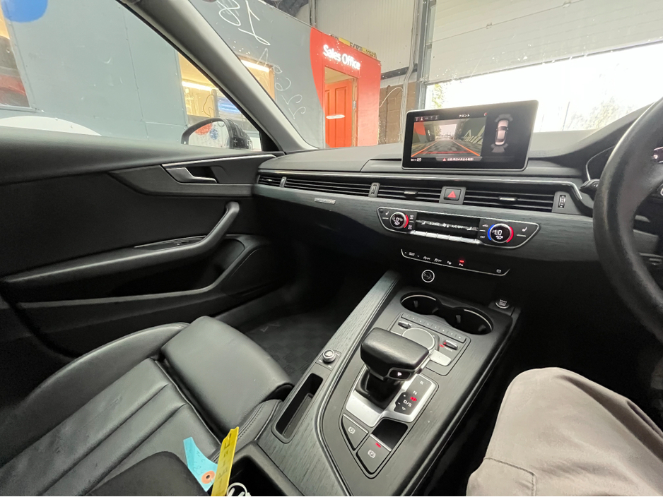 2018 Audi A4 - image 14