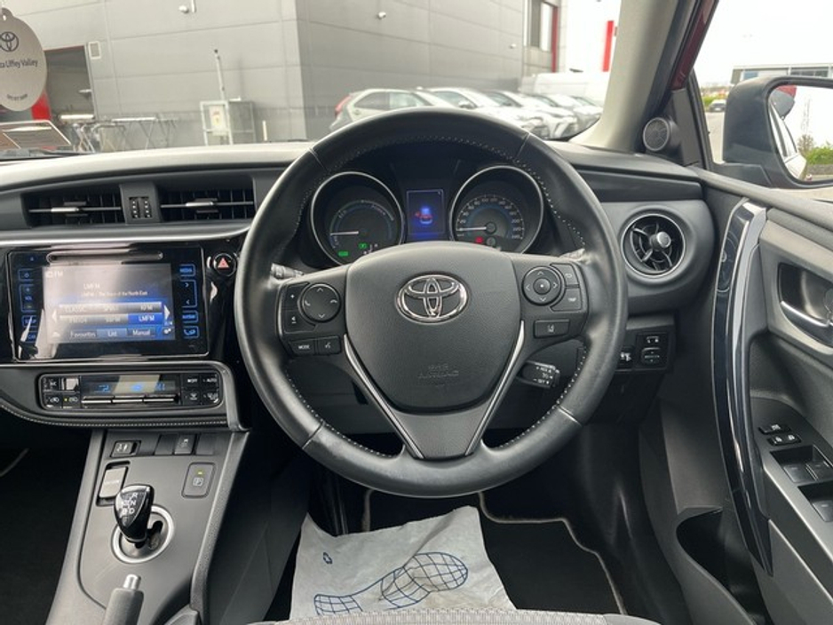 2018 Toyota Auris - image 9